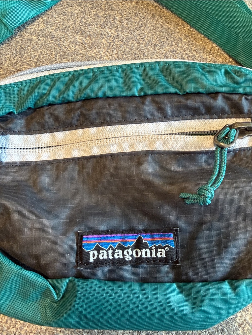 Patagonia Ultralight Black Hole Hip Pack - Picture 2 of 7